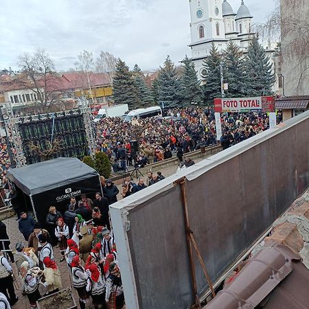 Apartament Manu Tg Neamt Târgu Neamț Exteriör bild