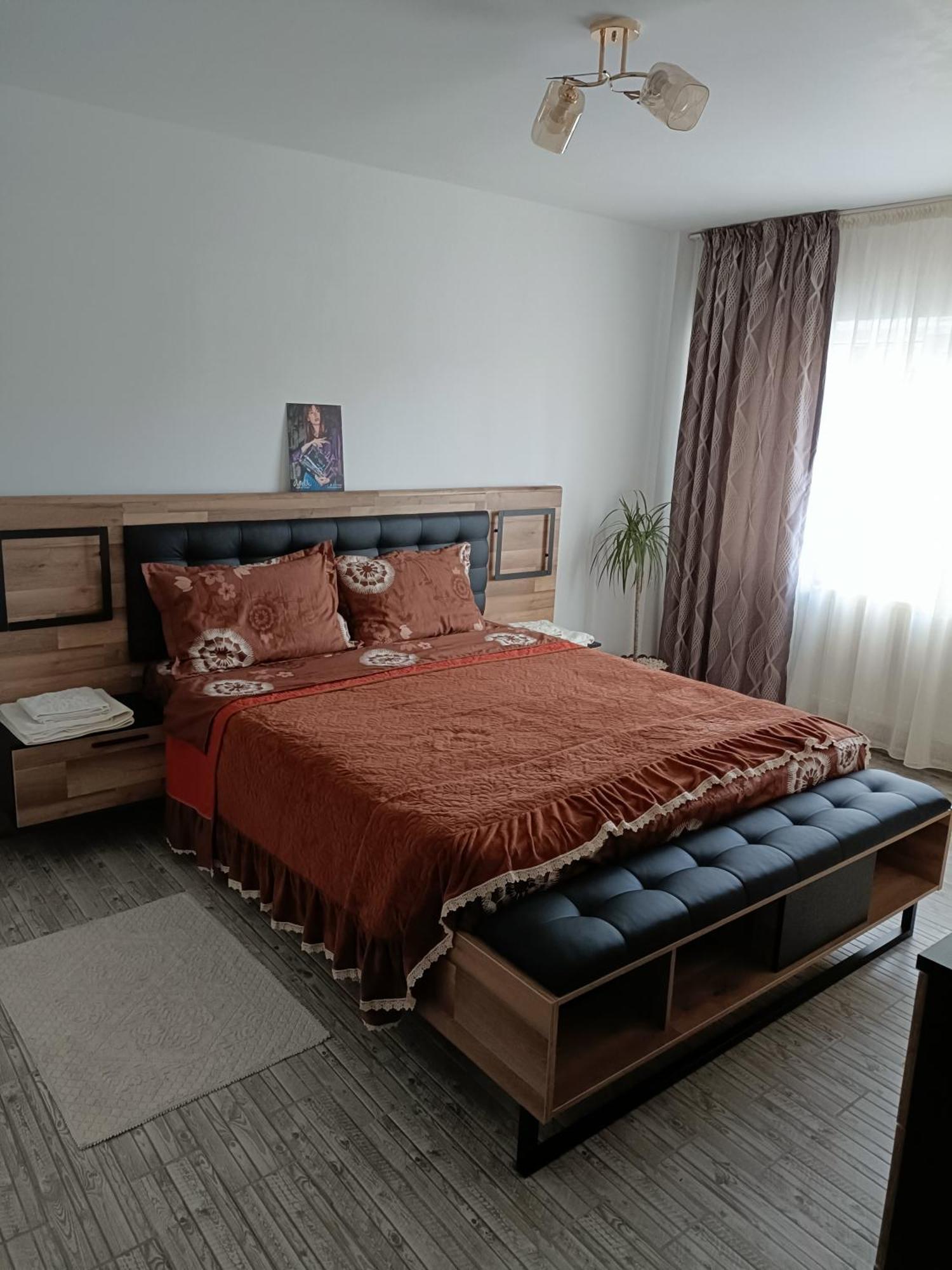 Apartament Manu Tg Neamt Târgu Neamț Exteriör bild