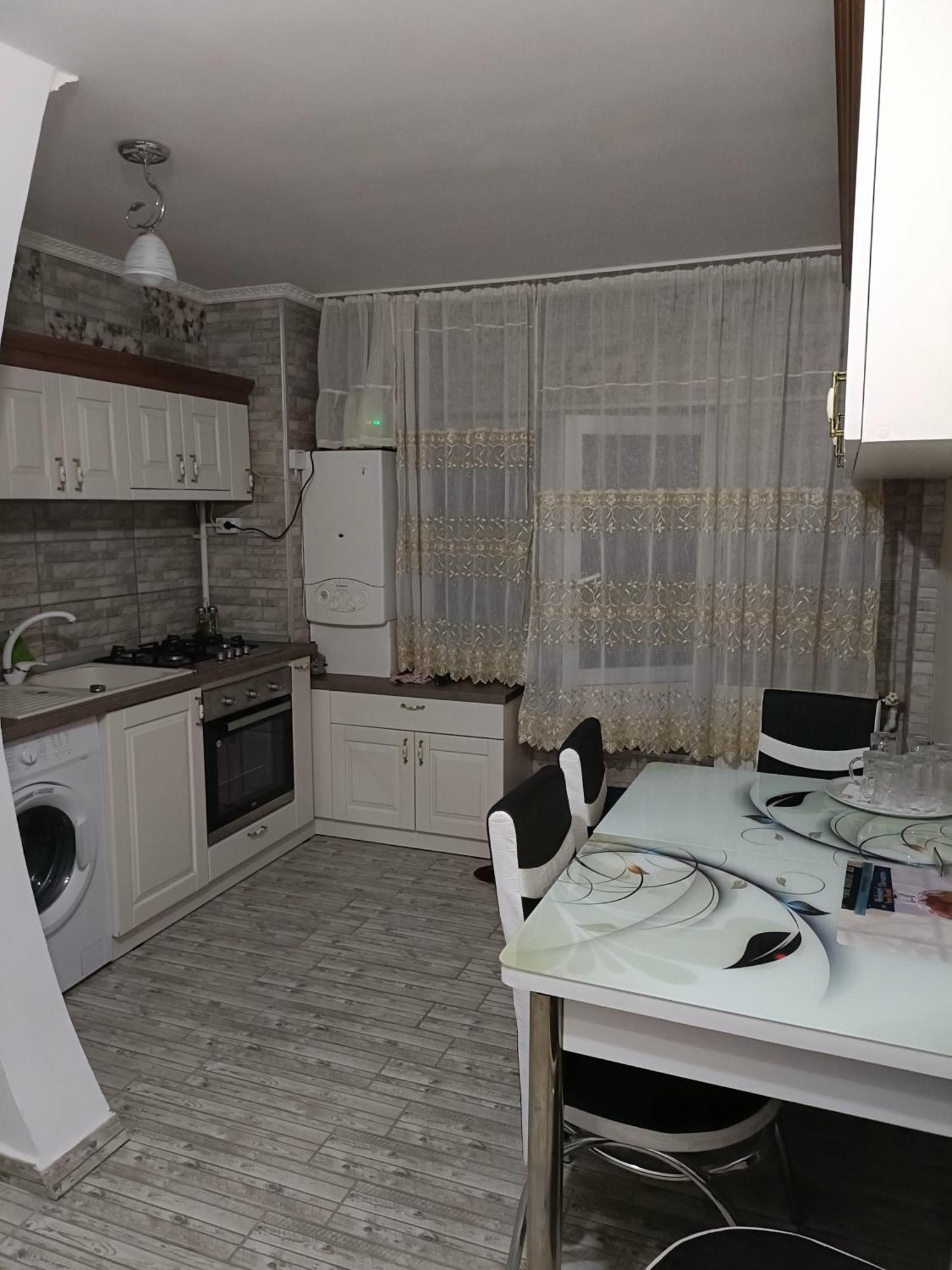 Apartament Manu Tg Neamt Târgu Neamț Exteriör bild