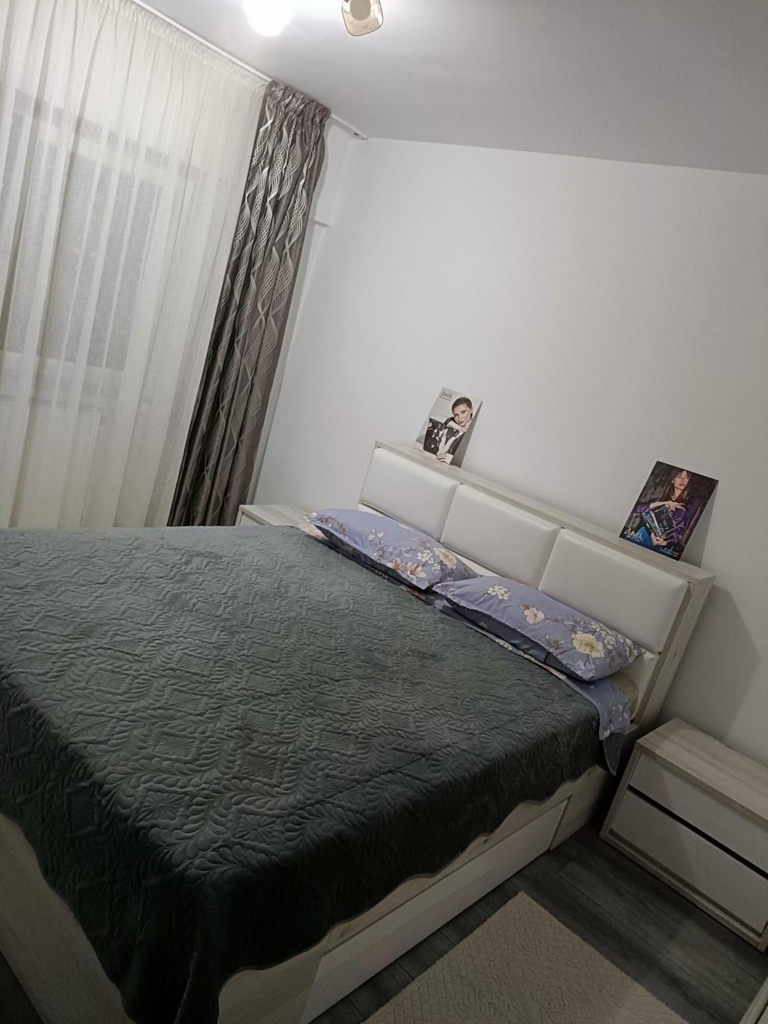 Apartament Manu Tg Neamt Târgu Neamț Exteriör bild