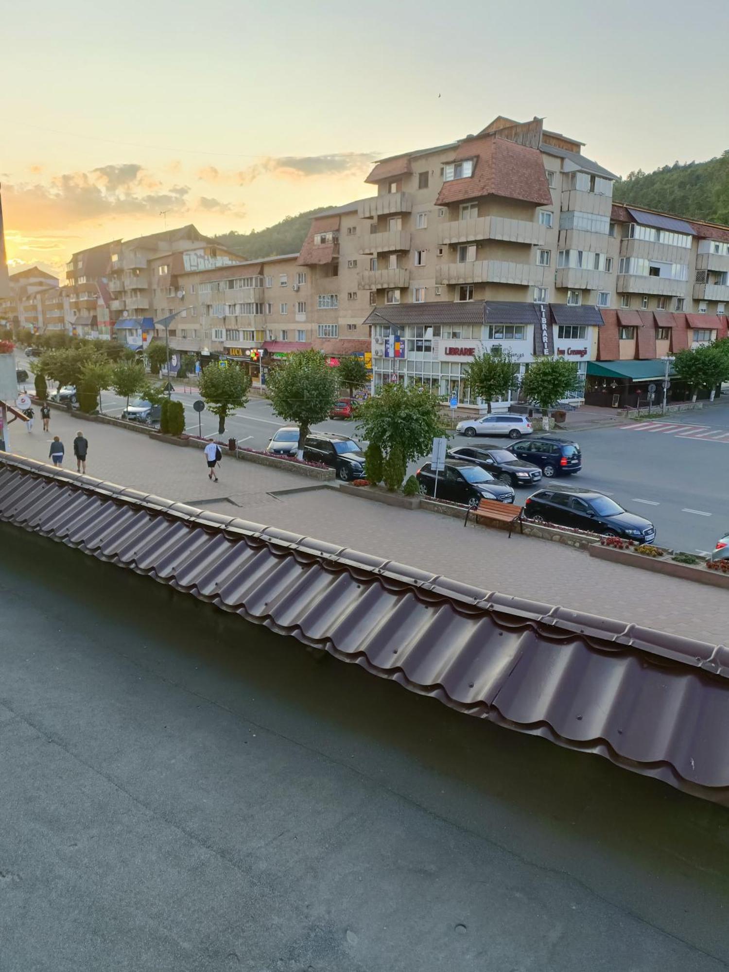 Apartament Manu Tg Neamt Târgu Neamț Exteriör bild